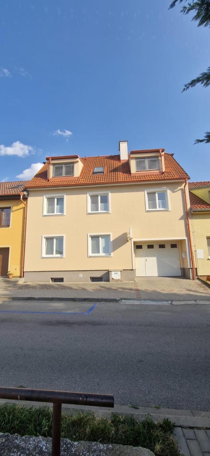 Pod Vinici Hotel Mikulov Kültér fotó