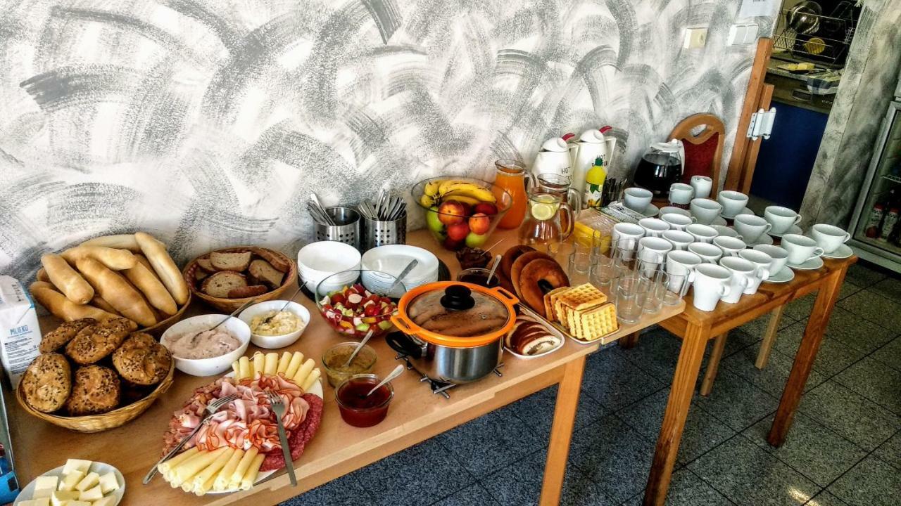 Pod Vinici Hotel Mikulov Kültér fotó