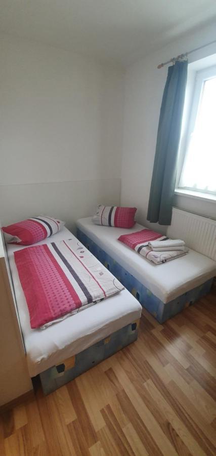 Pod Vinici Hotel Mikulov Kültér fotó