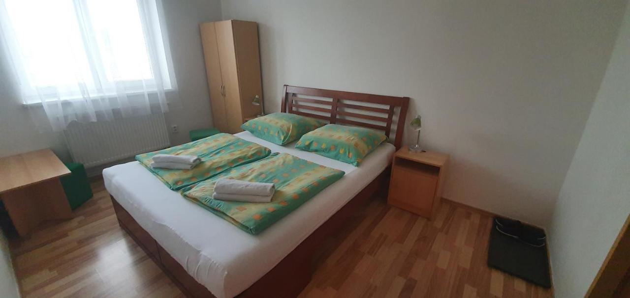 Pod Vinici Hotel Mikulov Kültér fotó